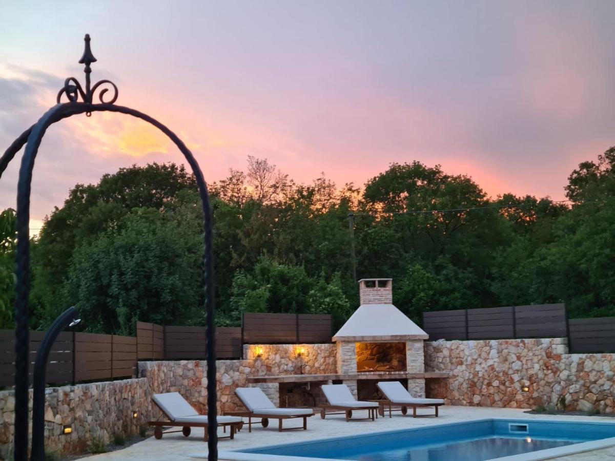 Villa Lulu Kamena Villa S Maslinikom Otok Krk Dobrinj Selo Gostinjac Кърк Екстериор снимка